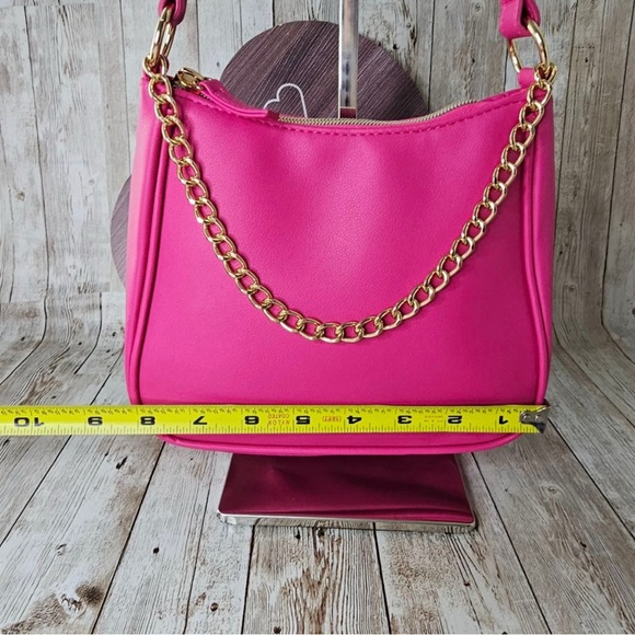 Juicy Couture Pink Shoulder Bag with Gold Chain Detail and Hobo Style - Picture 3 of 5